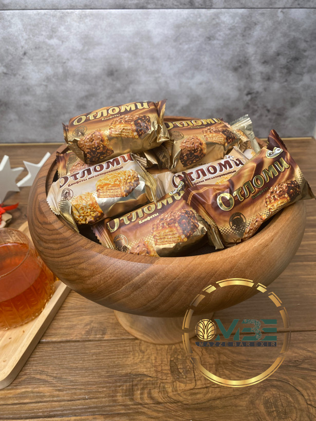 ویفر شکلاتی با کارامل و تکه های بادام زمینی