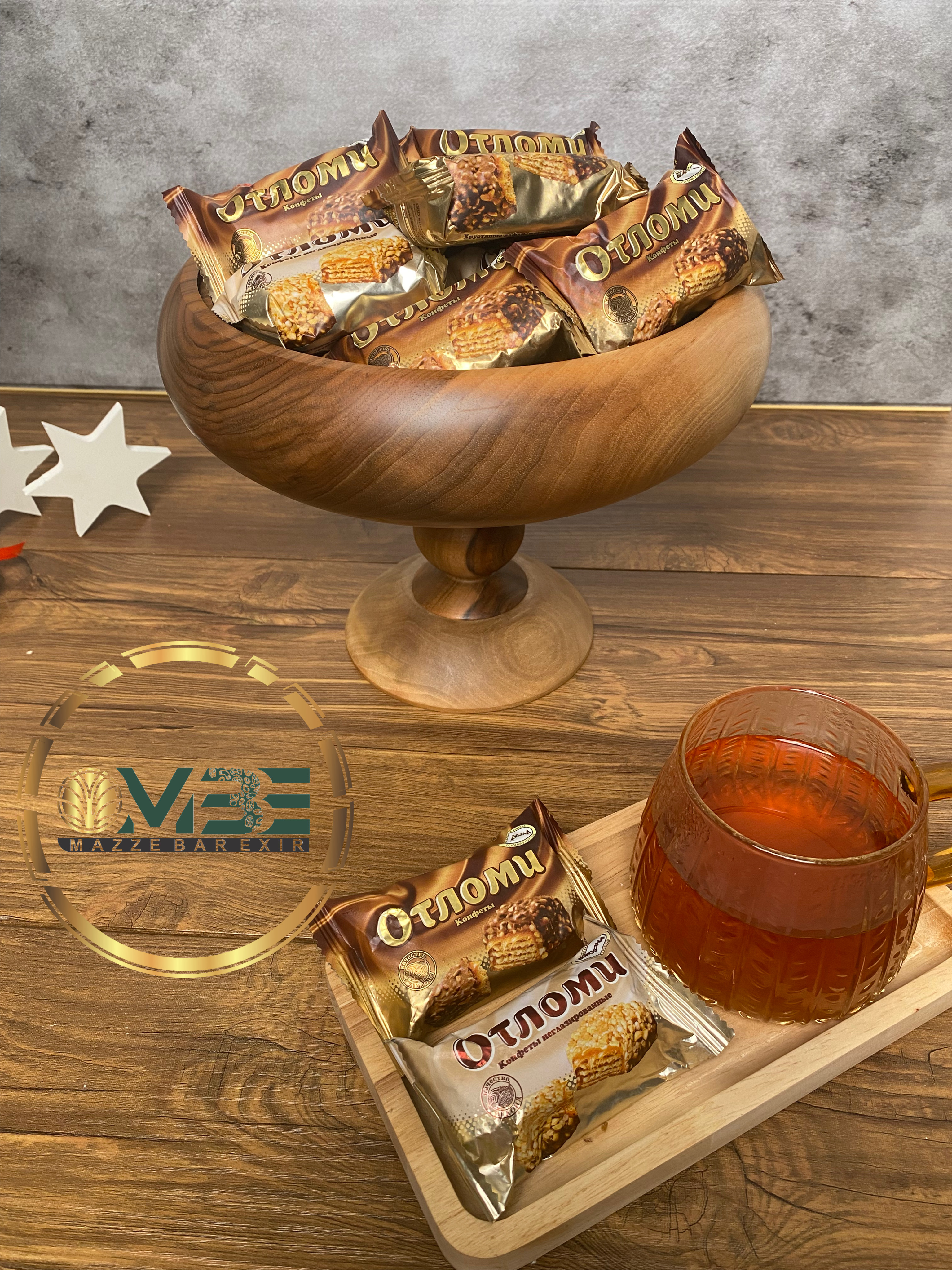 ویفر شکلاتی با کارامل و تکه های بادام زمینی