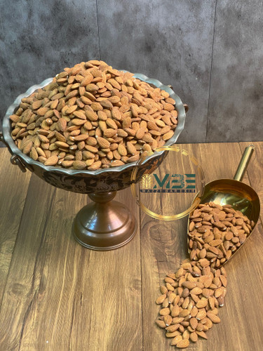 بادام درختی خام